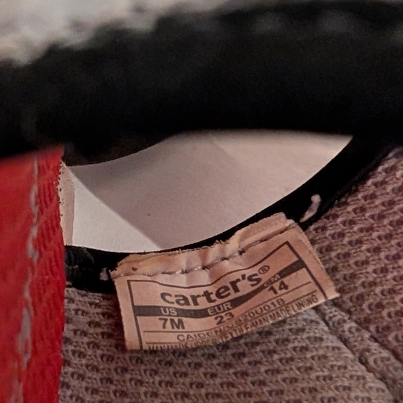 Carter's Toddler Boy Gray and Red Shark Sandals in Size 7 - Picture 9 of 10